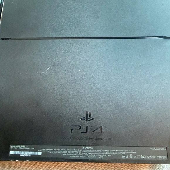 Sony PS4 Console with Controller + Chord - Picture 6 of 7